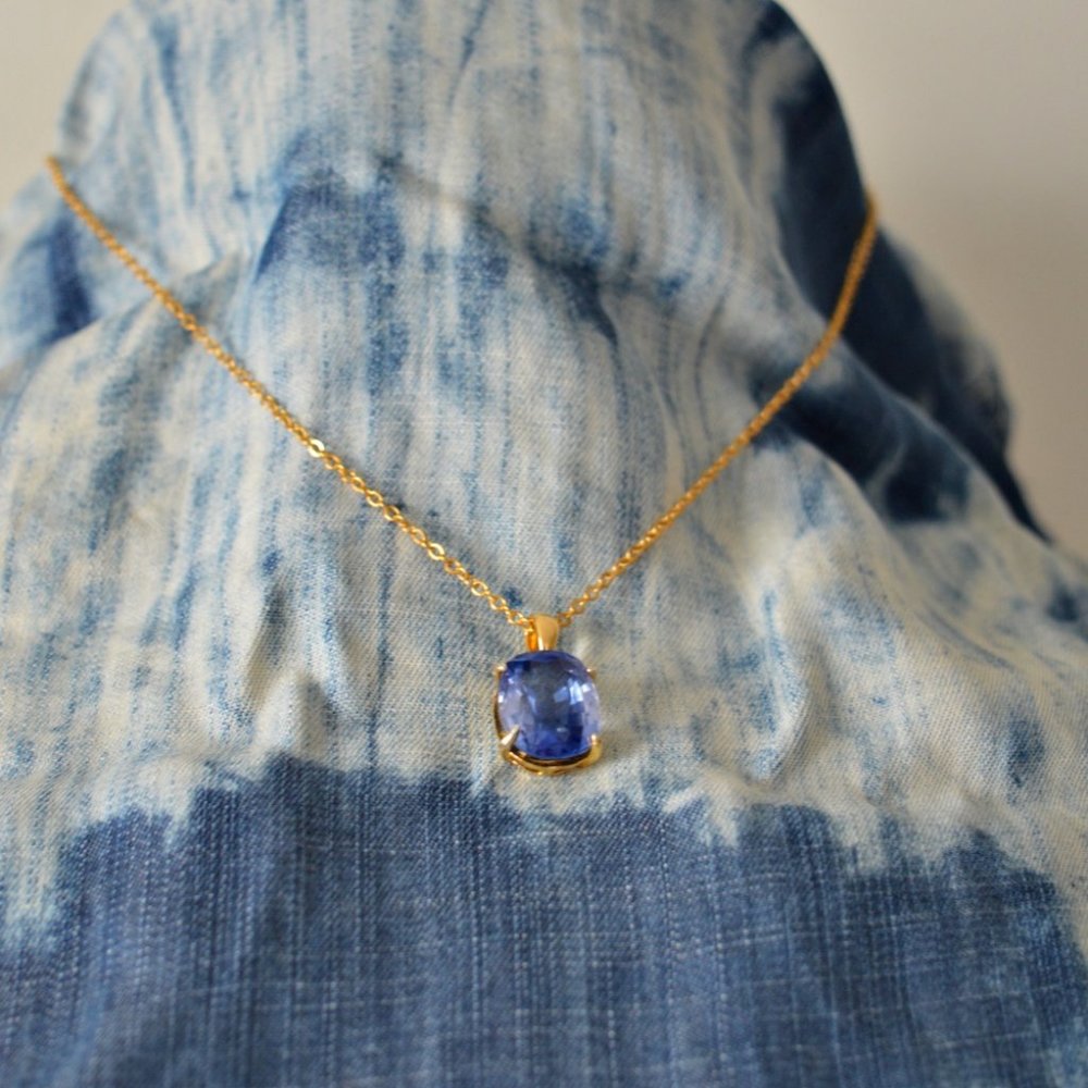 Sapphire  Oval-Shape  Translucent  10.40 Carat  13mm x 11mm x 7mm